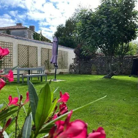 Maison de Bourg avec Jardin, 7km Plage, 5 Couchages, Wifi - FR-1-336-137 Hotel *