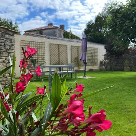 Maison de Bourg avec Jardin, 7km Plage, 5 Couchages, Wifi - FR-1-336-137 Le Bernard