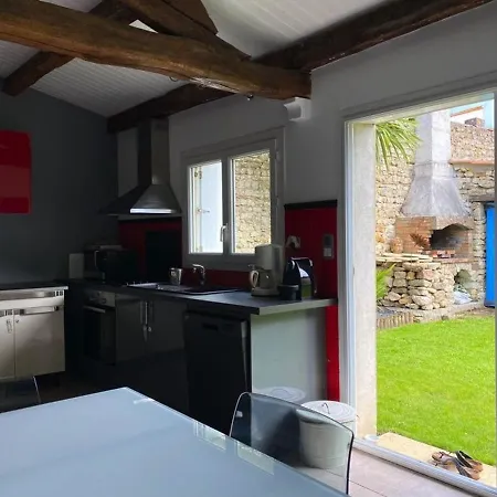 Maison de Bourg avec Jardin, 7km Plage, 5 Couchages, Wifi - FR-1-336-137